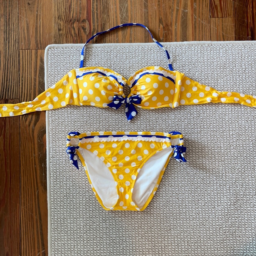 EUC Betsey Johnson bikini size L